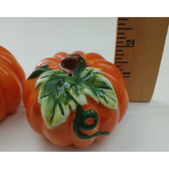 Ceramic Orange Pumpkins Salt & Peeper Shakers Thanksgiving Fall Holiday Decor - Picture 8 of 9